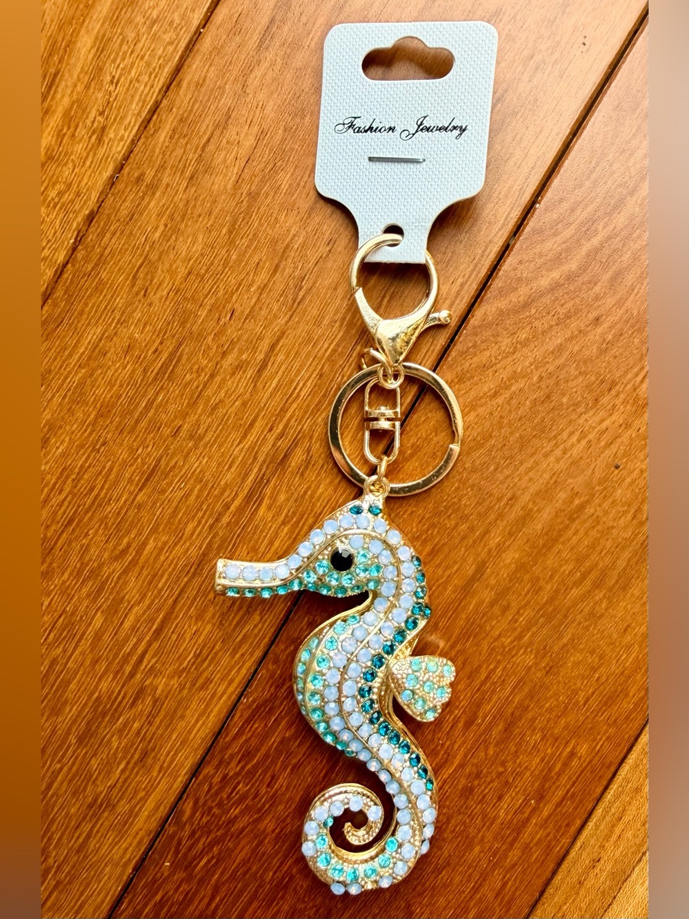 Coastal Beach Rhinestone Seahorse Bag Charm/Keychain. Brand new! - Picture 3 of 4